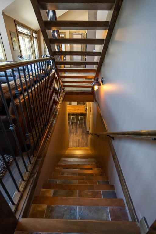









6320


Robert

Road,
Jaffray,




BC
V0B 1T0

