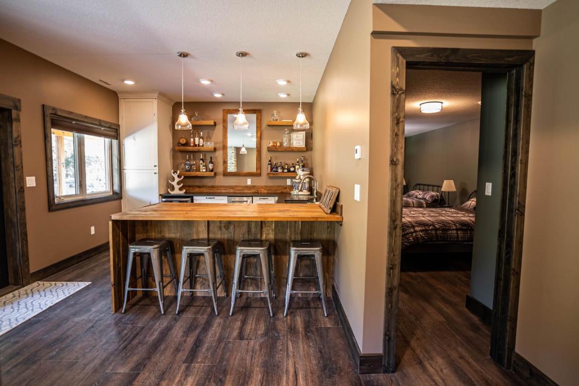 









6320


Robert

Road,
Jaffray,




BC
V0B 1T0

