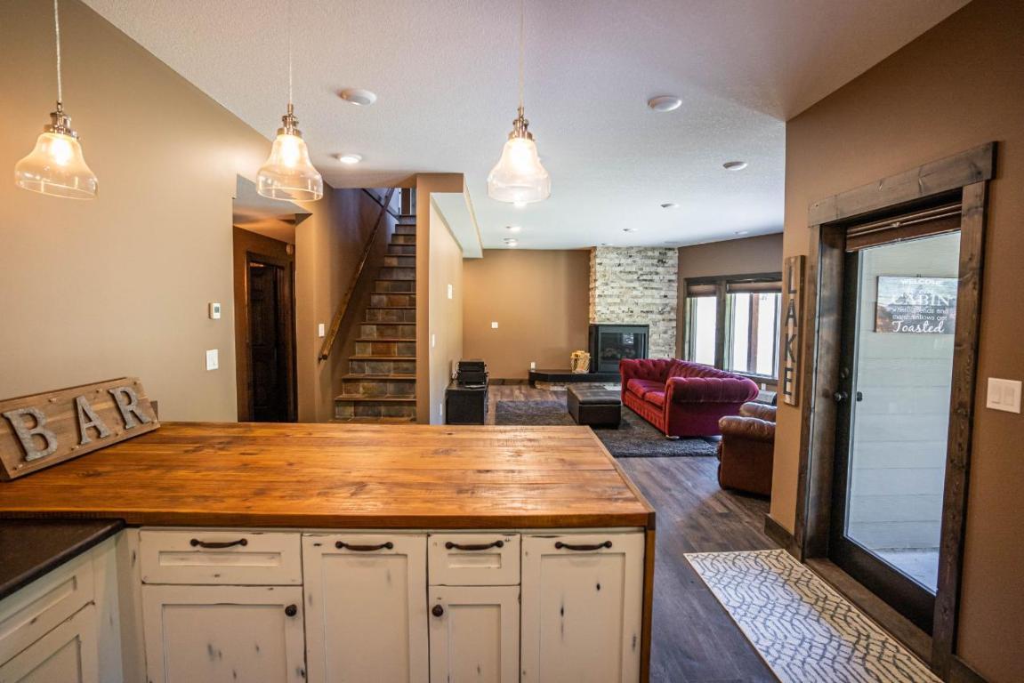 









6320


Robert

Road,
Jaffray,




BC
V0B 1T0

