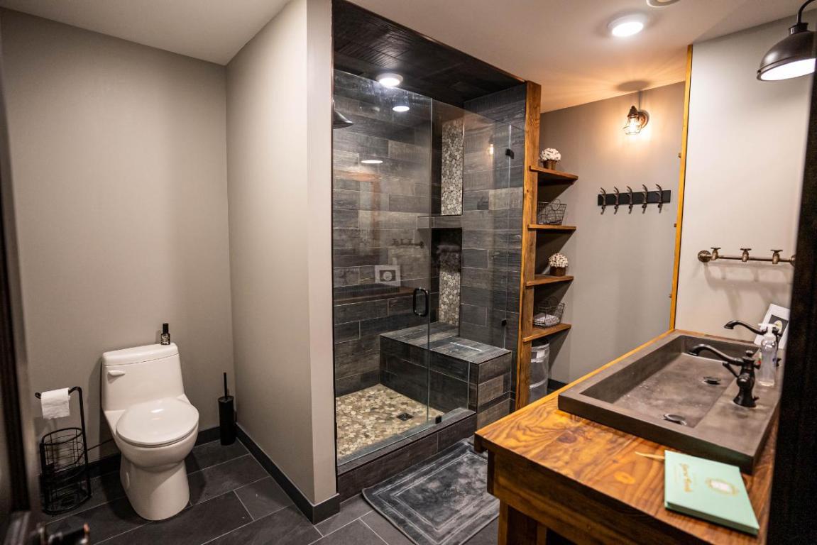 









6320


Robert

Road,
Jaffray,




BC
V0B 1T0

