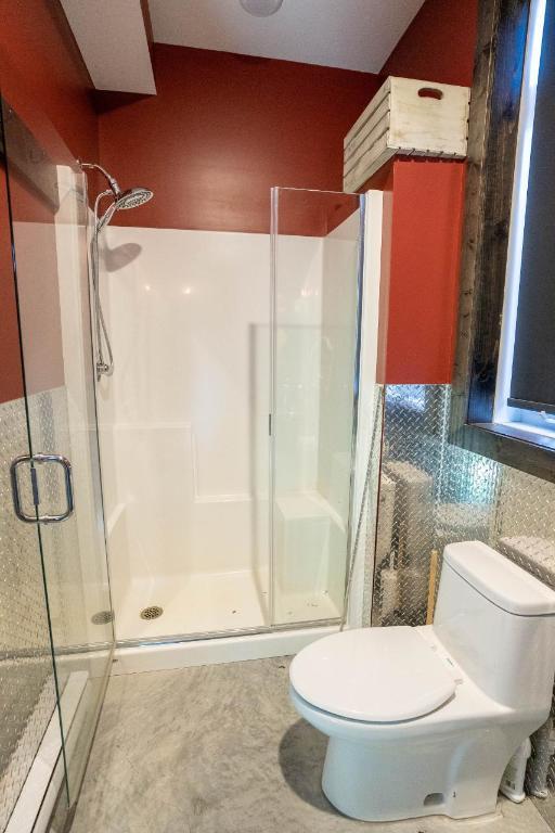 









6320


Robert

Road,
Jaffray,




BC
V0B 1T0

