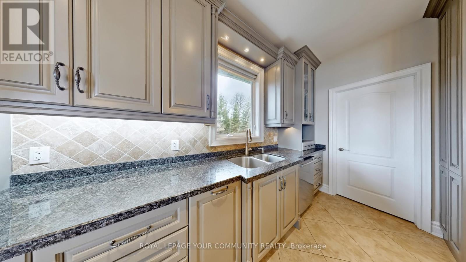 












4499 SIDEROAD 15 SIDE ROAD

,
New Tecumseth,




Ontario
L0L1L0


