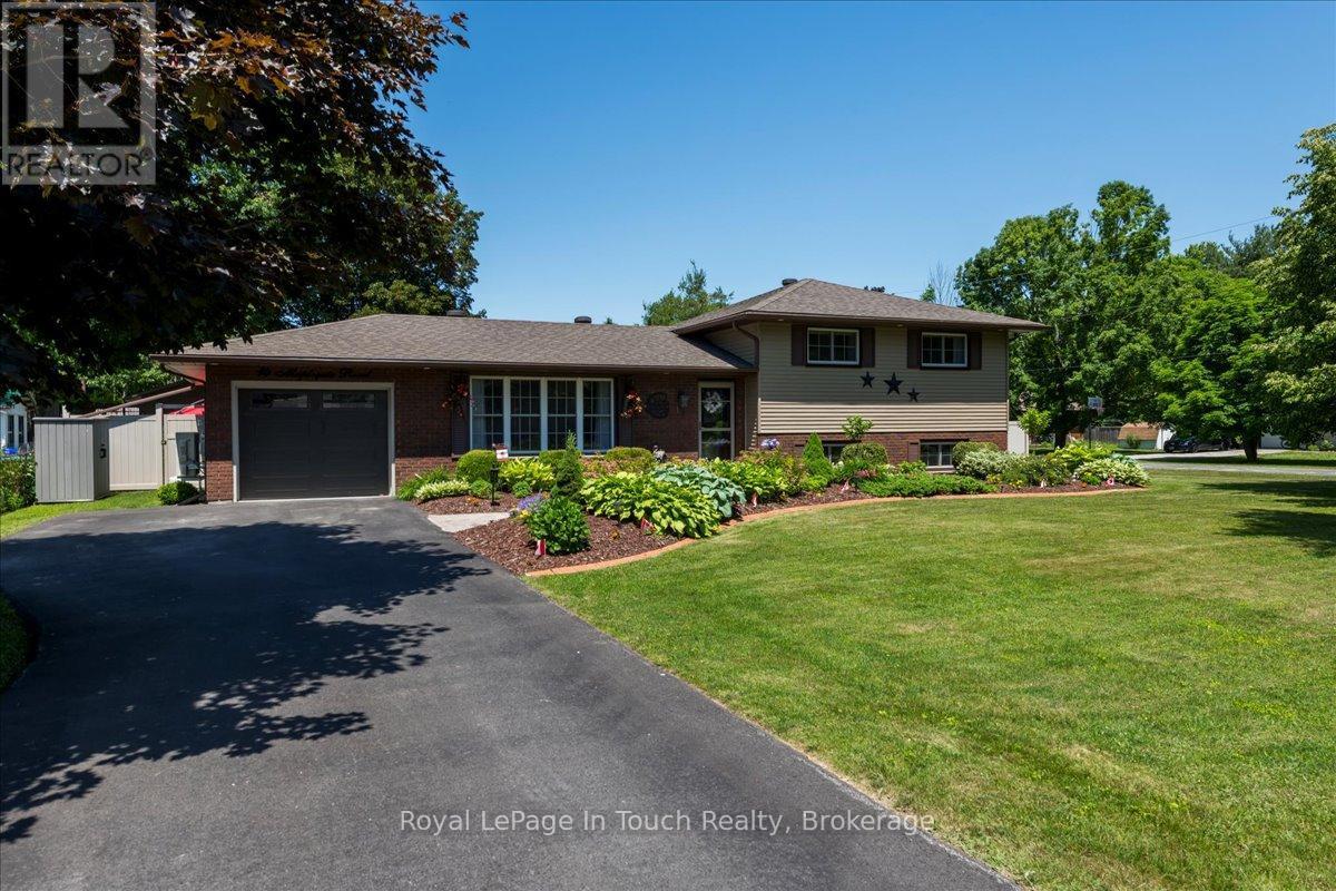 












14 MAPLEGATE ROAD

,
Tiny (Wyevale),




Ontario
L0L2T0

