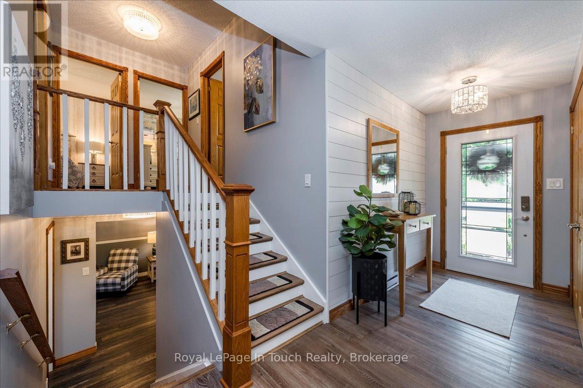 












14 MAPLEGATE ROAD

,
Tiny (Wyevale),




Ontario
L0L2T0

