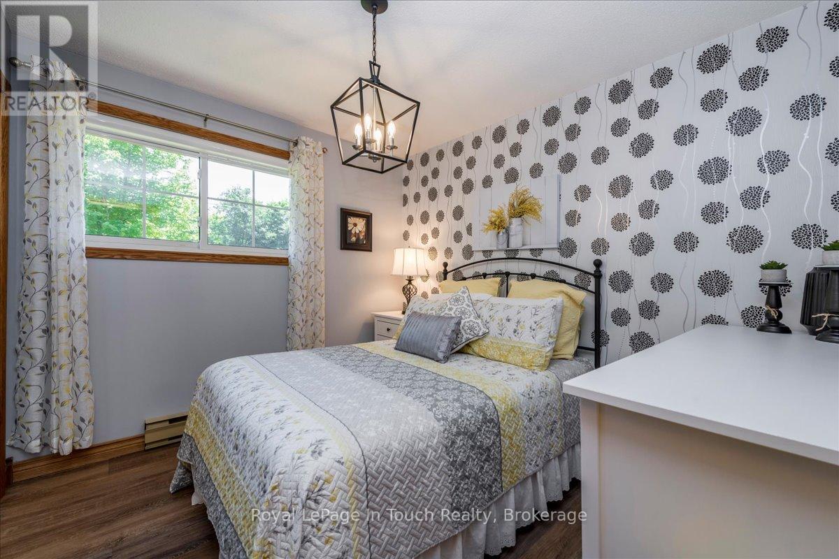 












14 MAPLEGATE ROAD

,
Tiny (Wyevale),




Ontario
L0L2T0

