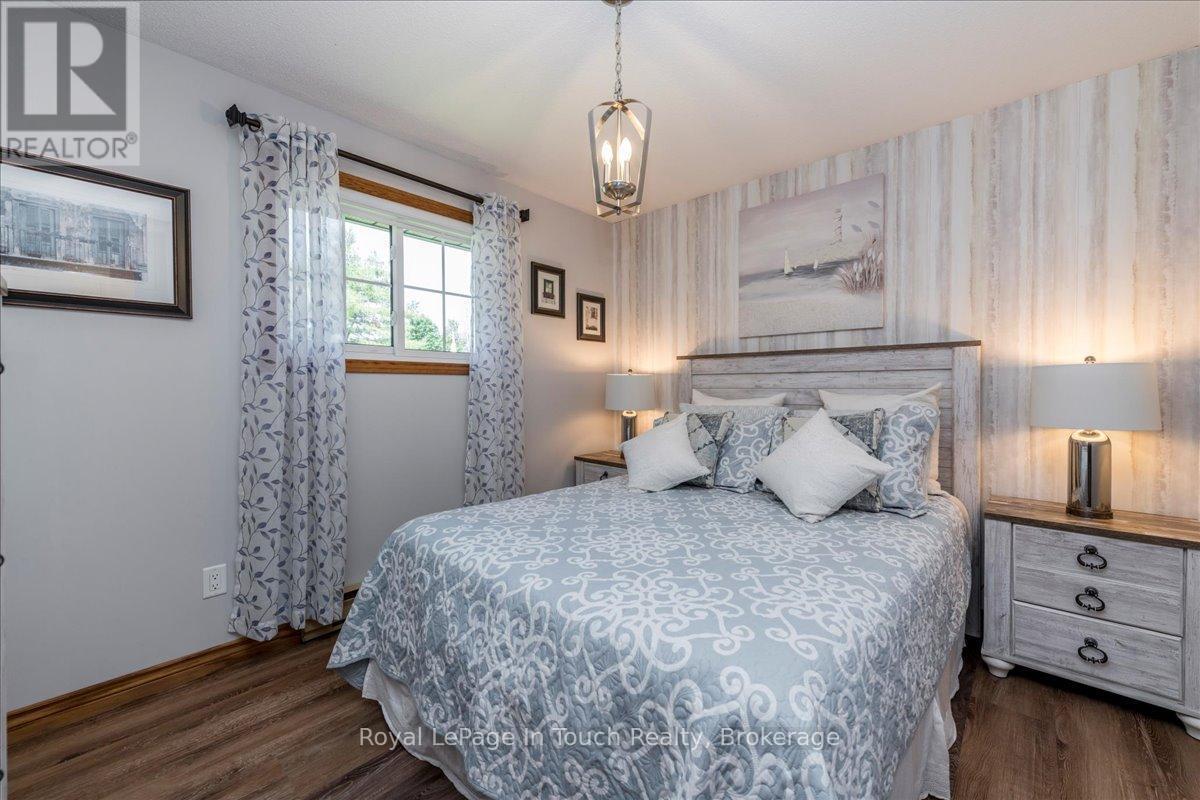 












14 MAPLEGATE ROAD

,
Tiny (Wyevale),




Ontario
L0L2T0

