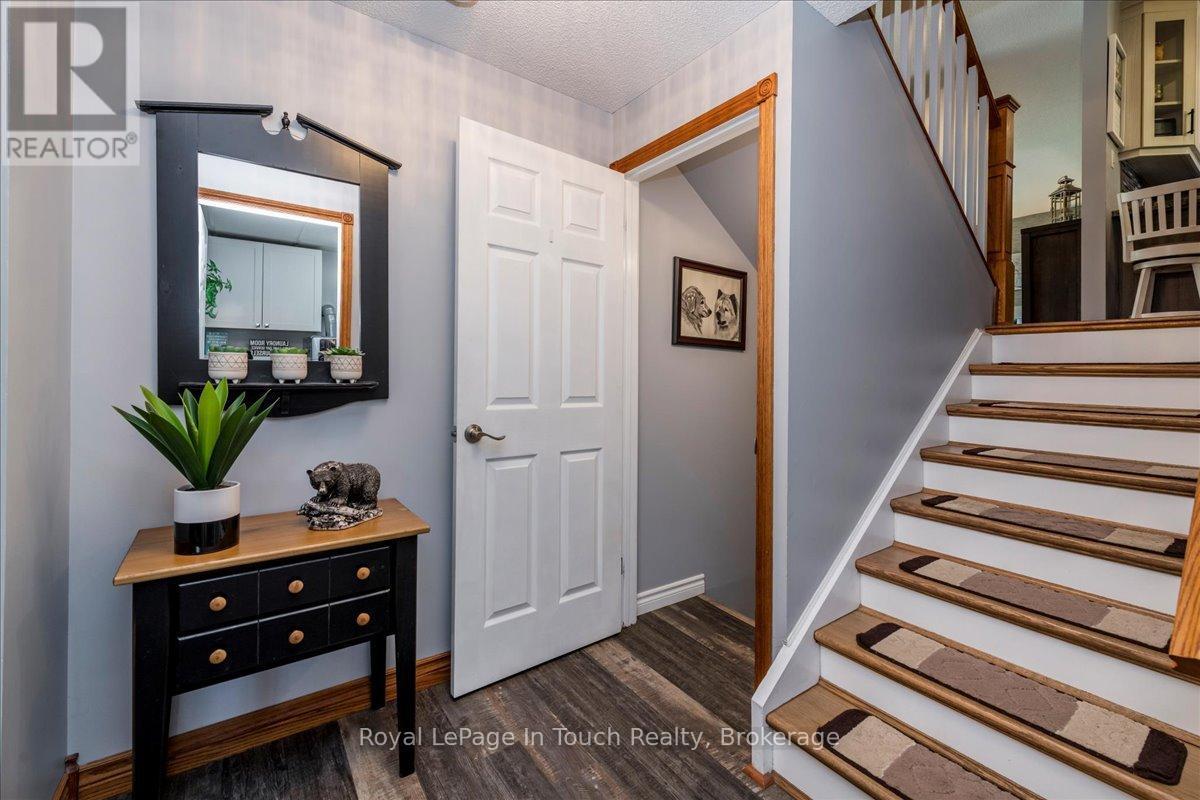 












14 MAPLEGATE ROAD

,
Tiny (Wyevale),




Ontario
L0L2T0

