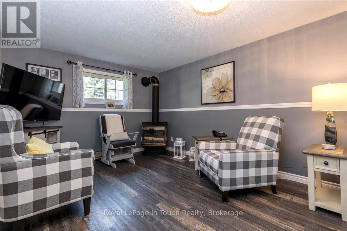 












14 MAPLEGATE ROAD

,
Tiny (Wyevale),




Ontario
L0L2T0

