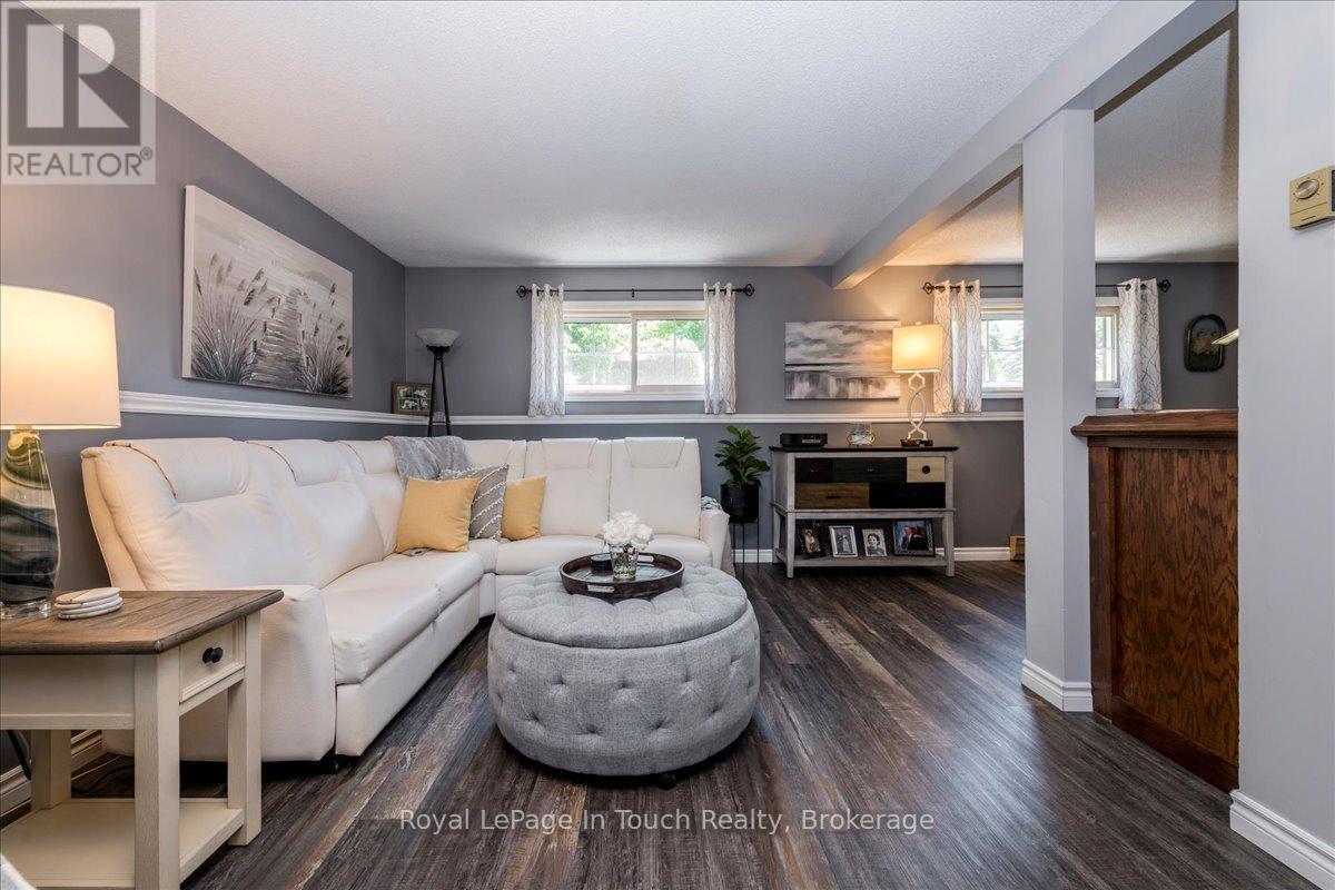 












14 MAPLEGATE ROAD

,
Tiny (Wyevale),




Ontario
L0L2T0

