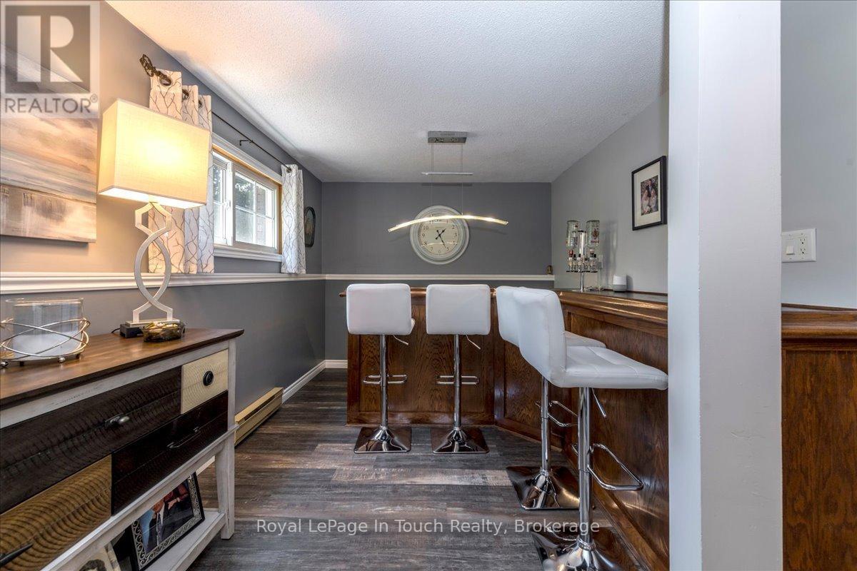 












14 MAPLEGATE ROAD

,
Tiny (Wyevale),




Ontario
L0L2T0

