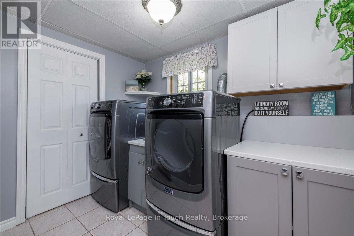 












14 MAPLEGATE ROAD

,
Tiny (Wyevale),




Ontario
L0L2T0

