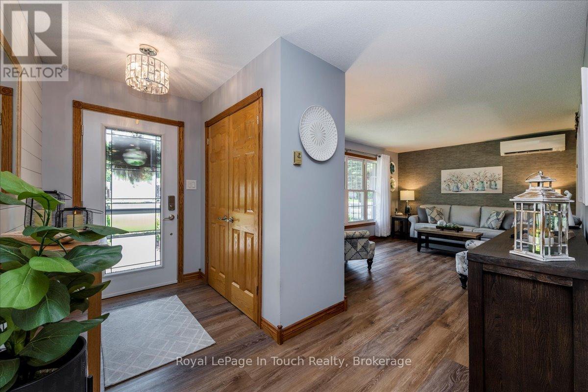 












14 MAPLEGATE ROAD

,
Tiny (Wyevale),




Ontario
L0L2T0

