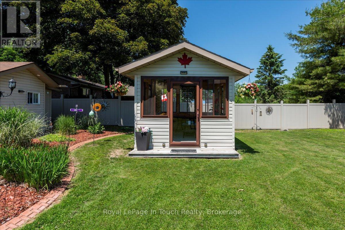 












14 MAPLEGATE ROAD

,
Tiny (Wyevale),




Ontario
L0L2T0

