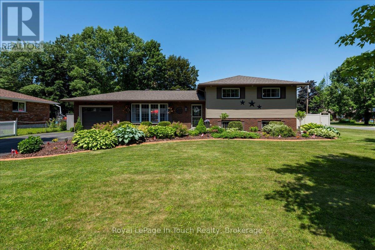 












14 MAPLEGATE ROAD

,
Tiny (Wyevale),




Ontario
L0L2T0

