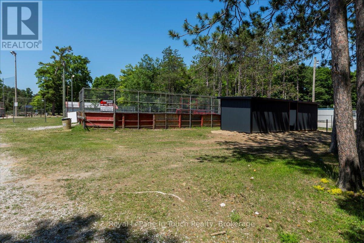 












14 MAPLEGATE ROAD

,
Tiny (Wyevale),




Ontario
L0L2T0

