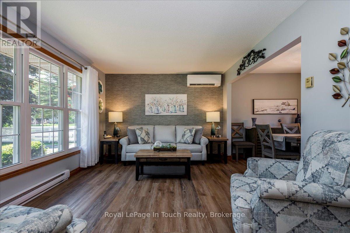 












14 MAPLEGATE ROAD

,
Tiny (Wyevale),




Ontario
L0L2T0

