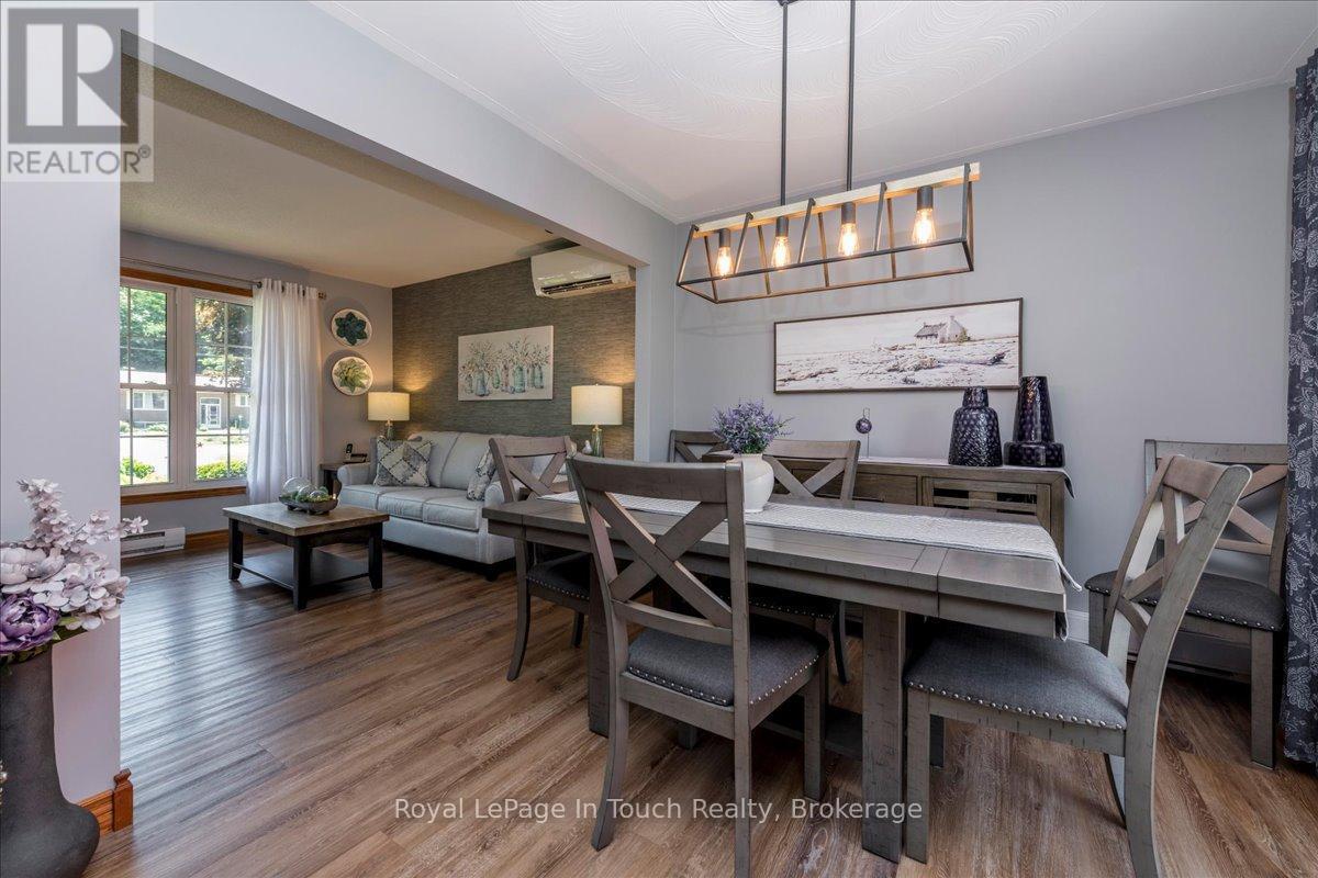 












14 MAPLEGATE ROAD

,
Tiny (Wyevale),




Ontario
L0L2T0

