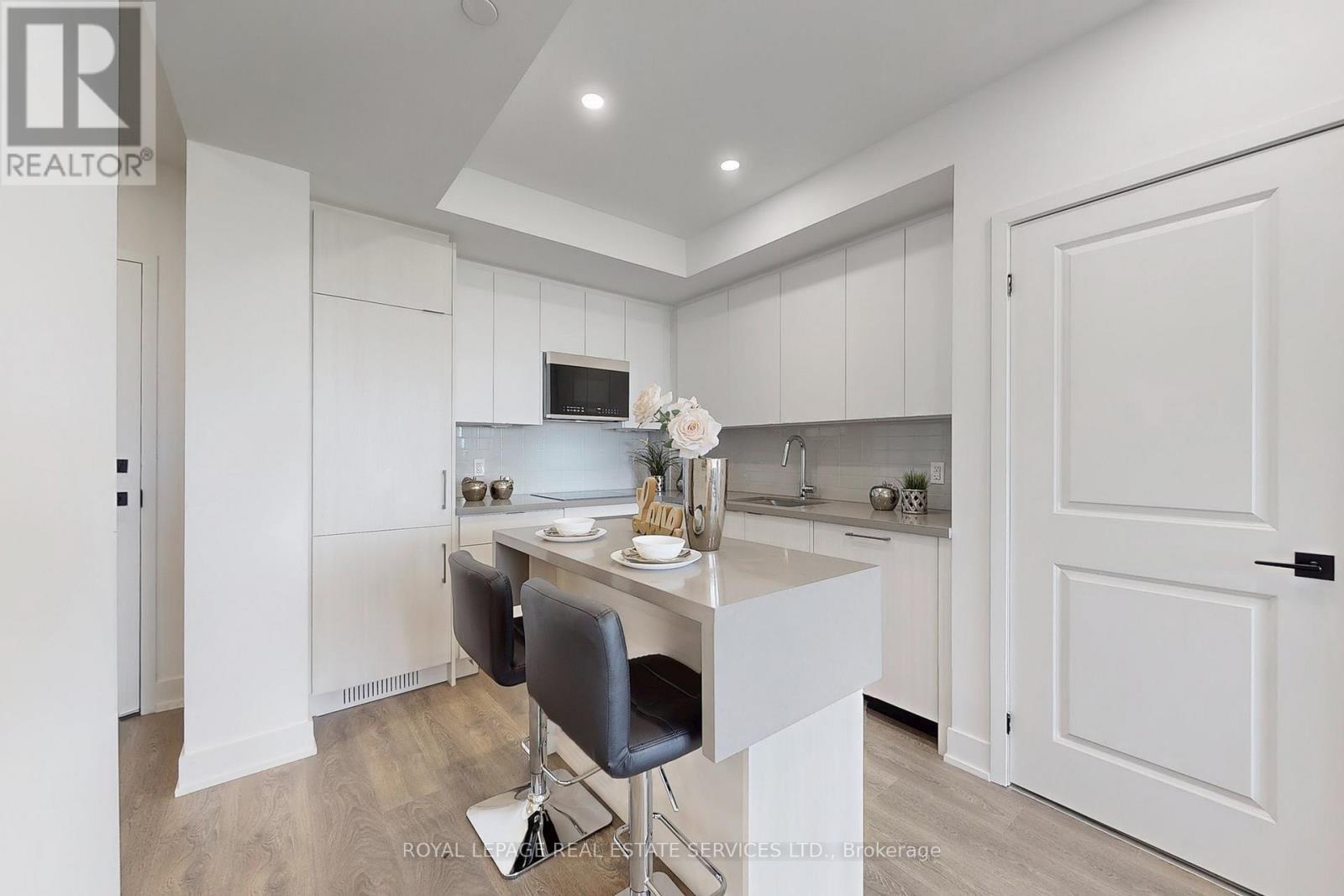 












1117 - 2489 TAUNTON ROAD

,
Oakville,




Ontario
L6H3R9


