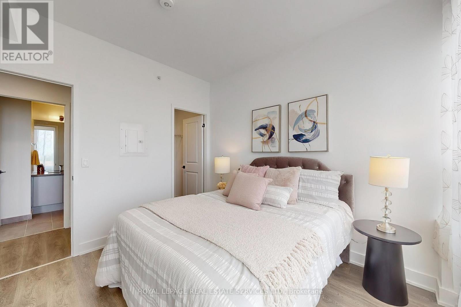 












1117 - 2489 TAUNTON ROAD

,
Oakville,




Ontario
L6H3R9

