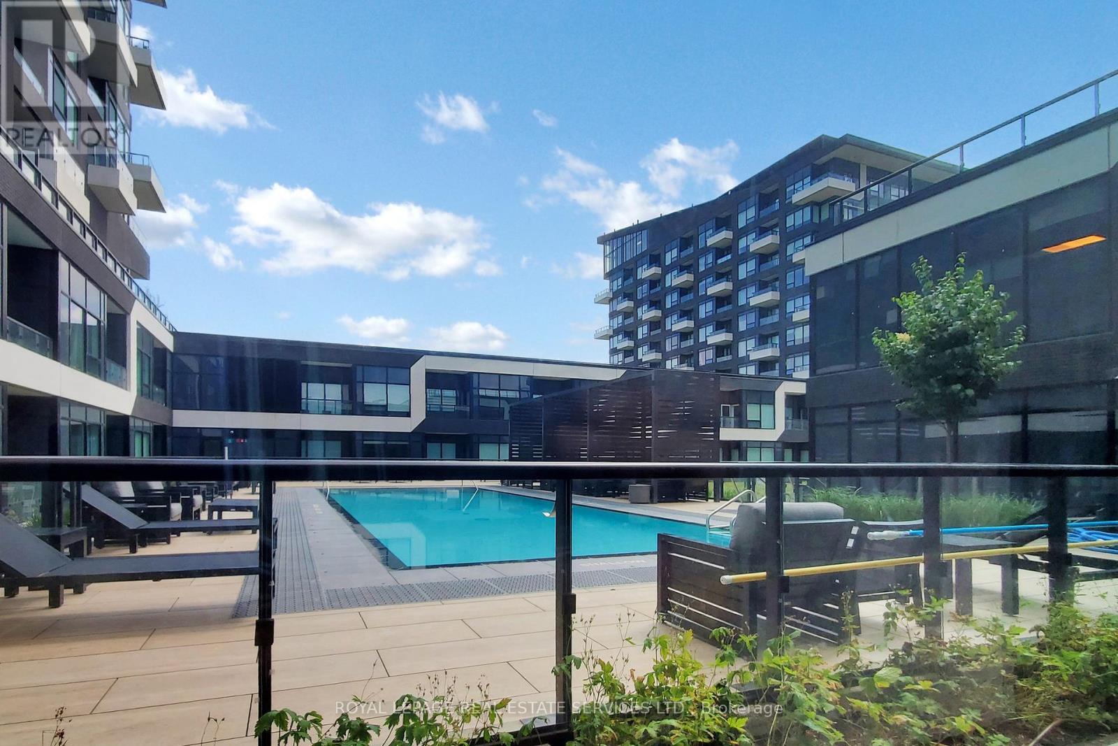












1117 - 2489 TAUNTON ROAD

,
Oakville,




Ontario
L6H3R9

