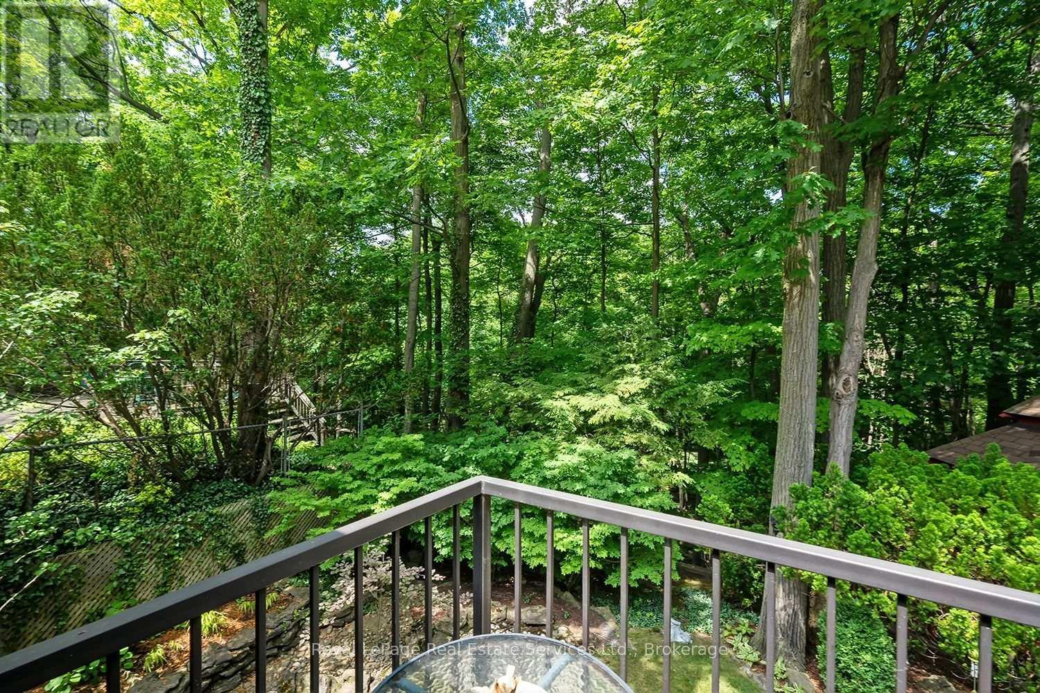 












1933 FOUR SEASONS DRIVE

,
Burlington (Tyandaga),




Ontario
L7P2Y3

