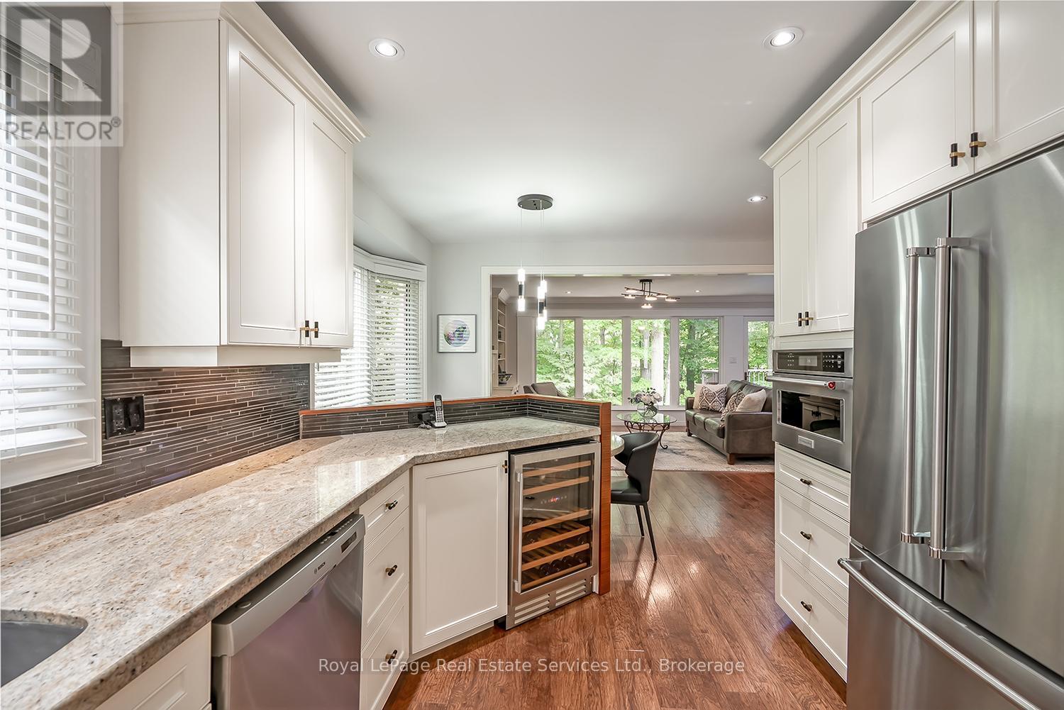 












1933 FOUR SEASONS DRIVE

,
Burlington (Tyandaga),




Ontario
L7P2Y3

