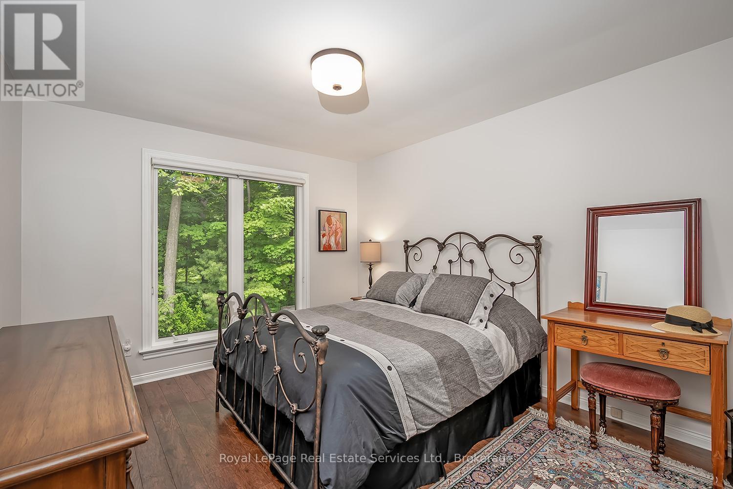 












1933 FOUR SEASONS DRIVE

,
Burlington (Tyandaga),




Ontario
L7P2Y3

