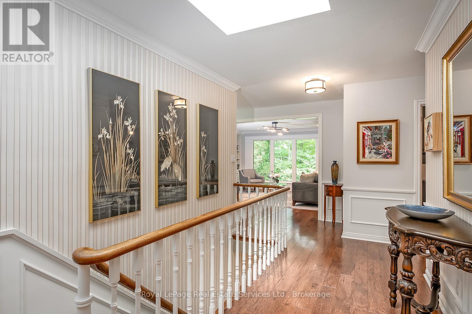












1933 FOUR SEASONS DRIVE

,
Burlington (Tyandaga),




Ontario
L7P2Y3

