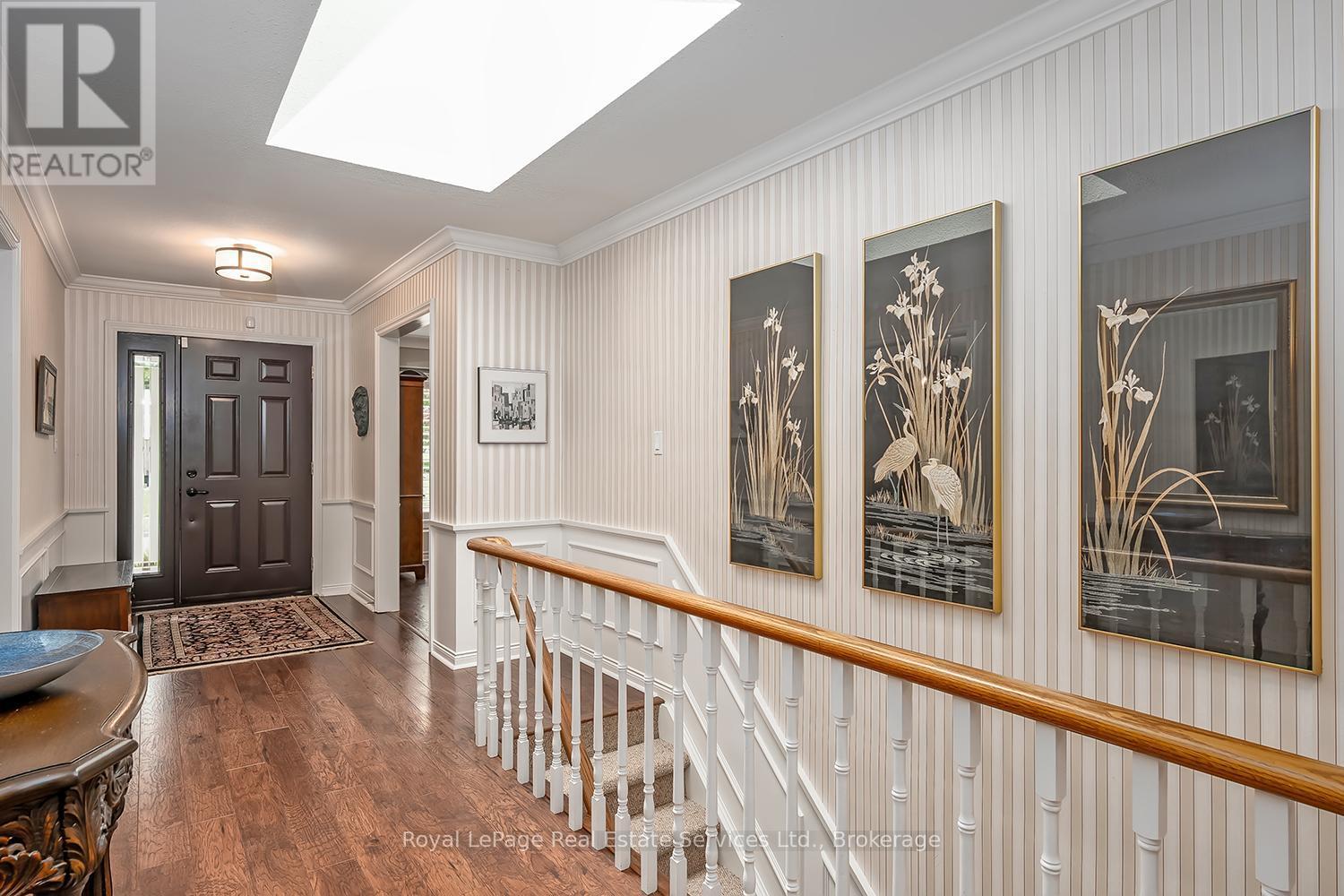 












1933 FOUR SEASONS DRIVE

,
Burlington (Tyandaga),




Ontario
L7P2Y3

