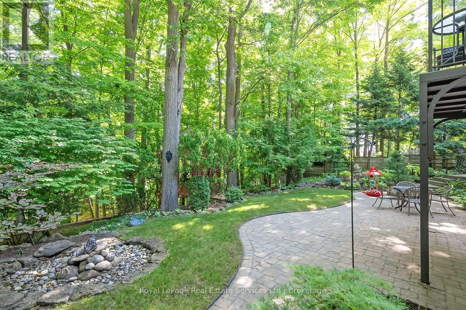 












1933 FOUR SEASONS DRIVE

,
Burlington (Tyandaga),




Ontario
L7P2Y3

