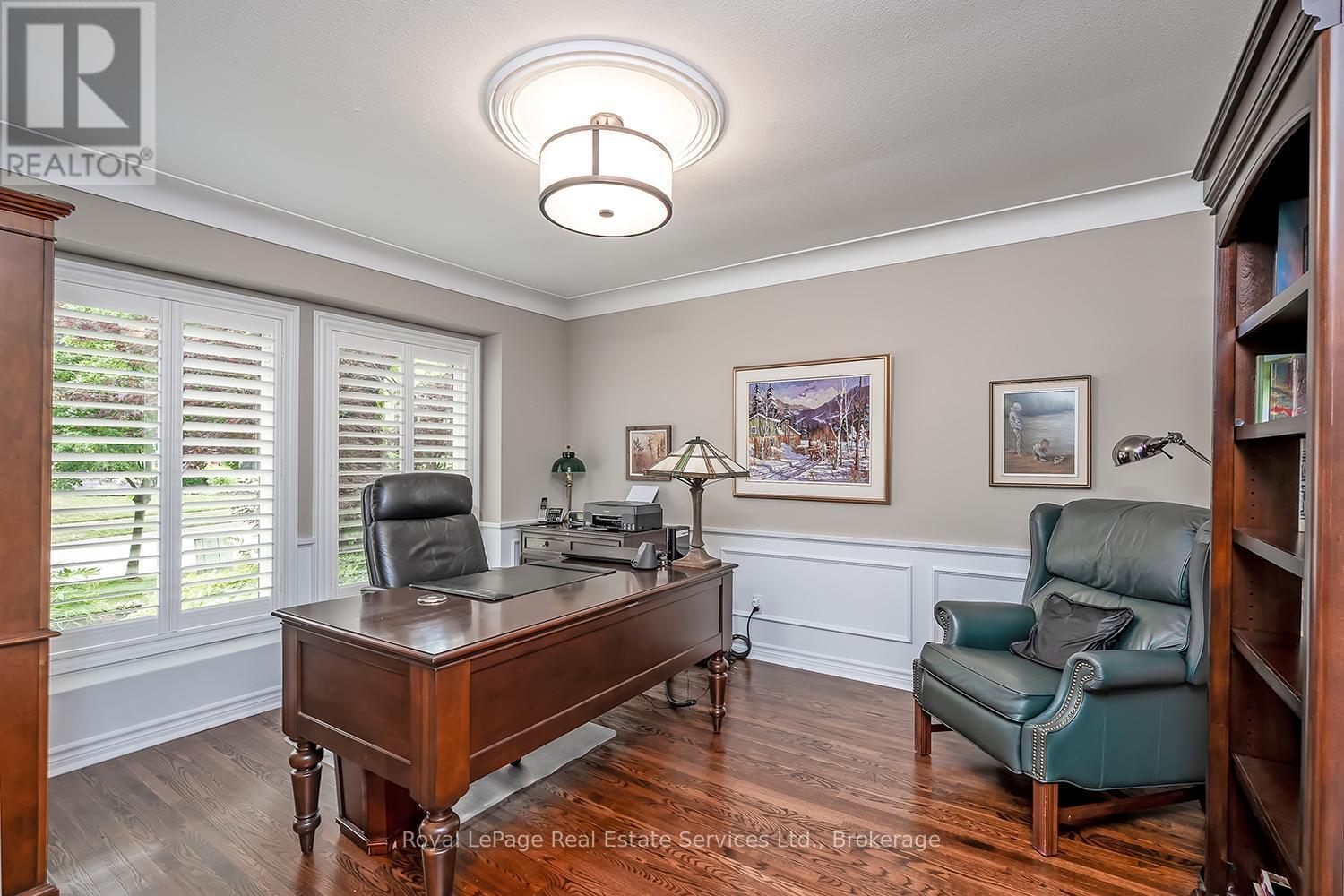 












1933 FOUR SEASONS DRIVE

,
Burlington (Tyandaga),




Ontario
L7P2Y3


