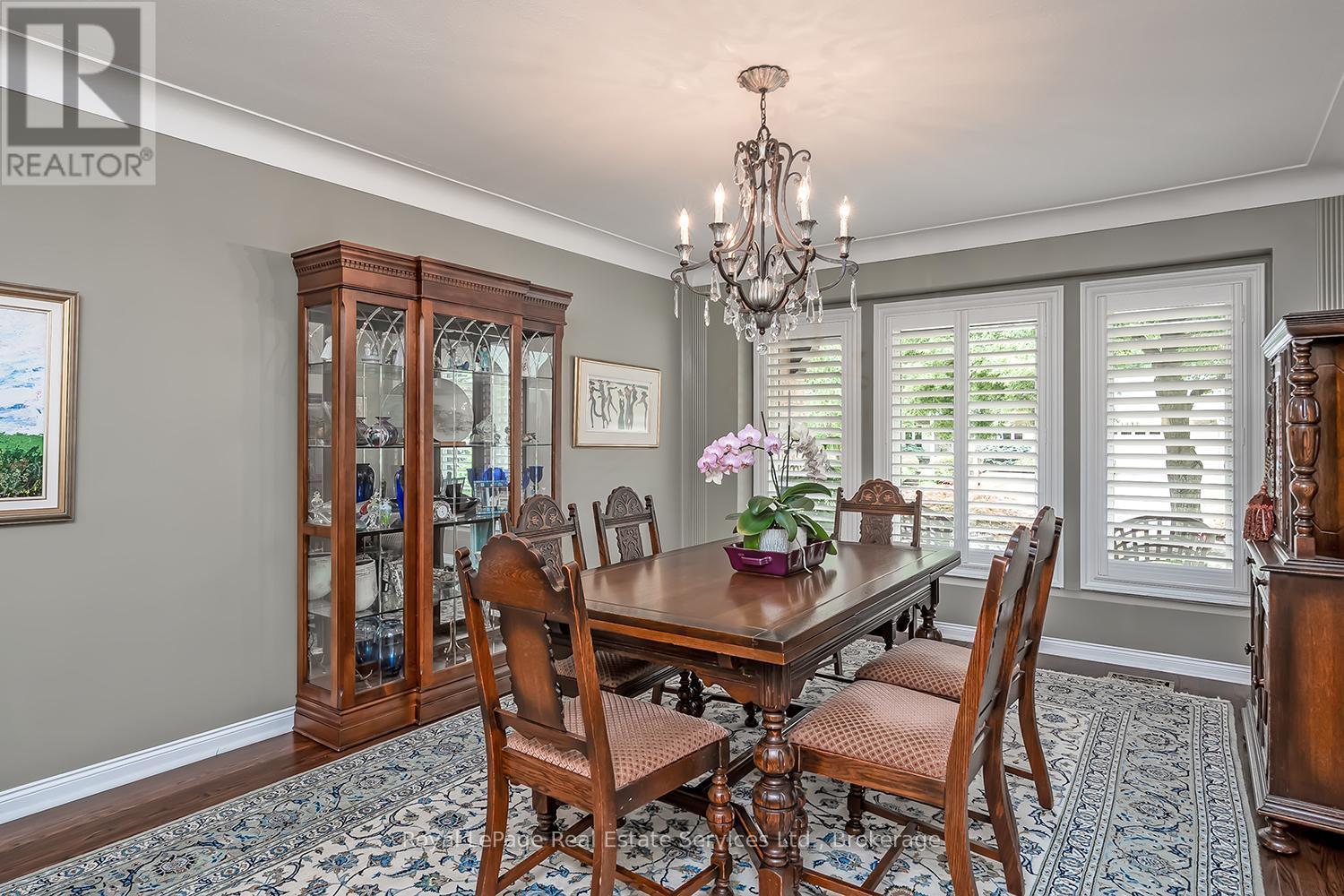












1933 FOUR SEASONS DRIVE

,
Burlington (Tyandaga),




Ontario
L7P2Y3

