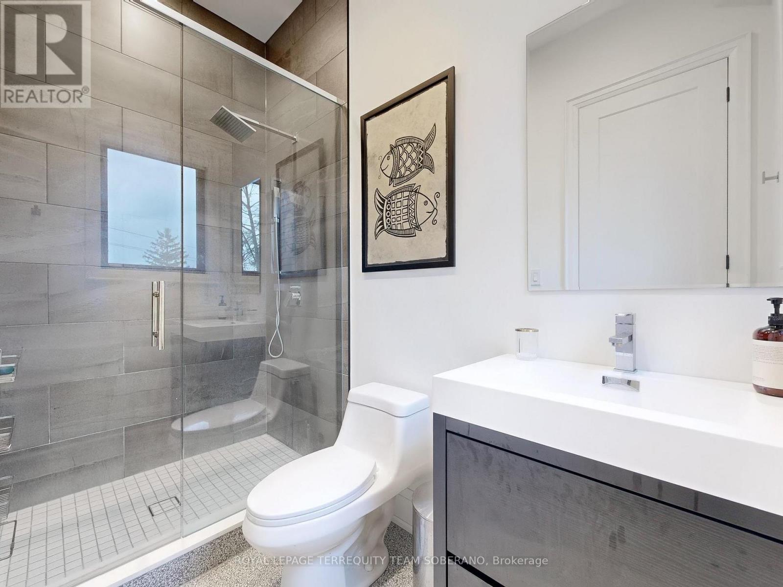 












308 RIDGEWOOD ROAD

,
Toronto,




Ontario
M1C2X2

