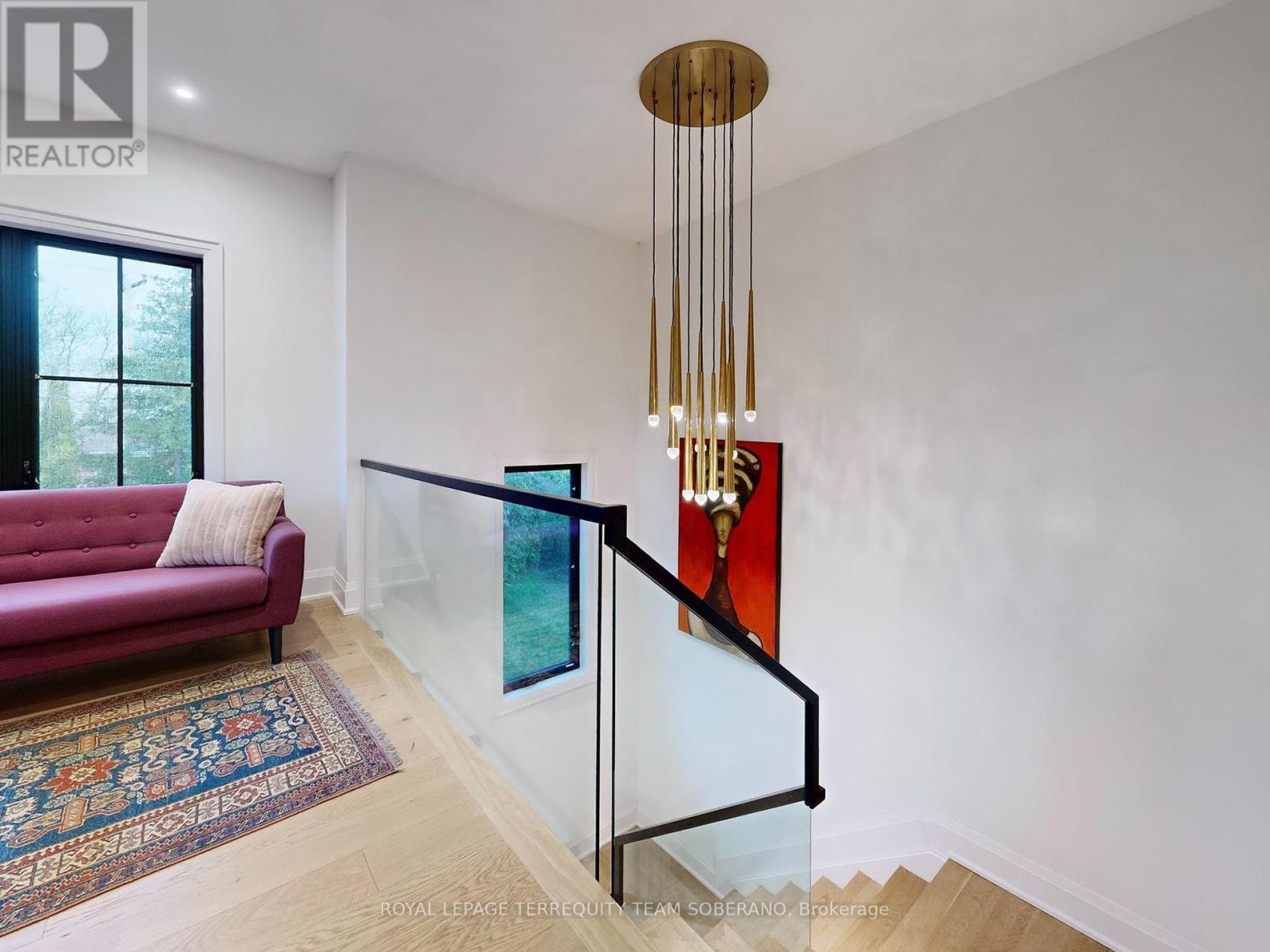 












308 RIDGEWOOD ROAD

,
Toronto,




Ontario
M1C2X2

