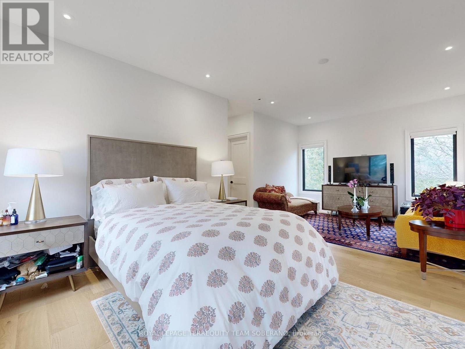 












308 RIDGEWOOD ROAD

,
Toronto,




Ontario
M1C2X2

