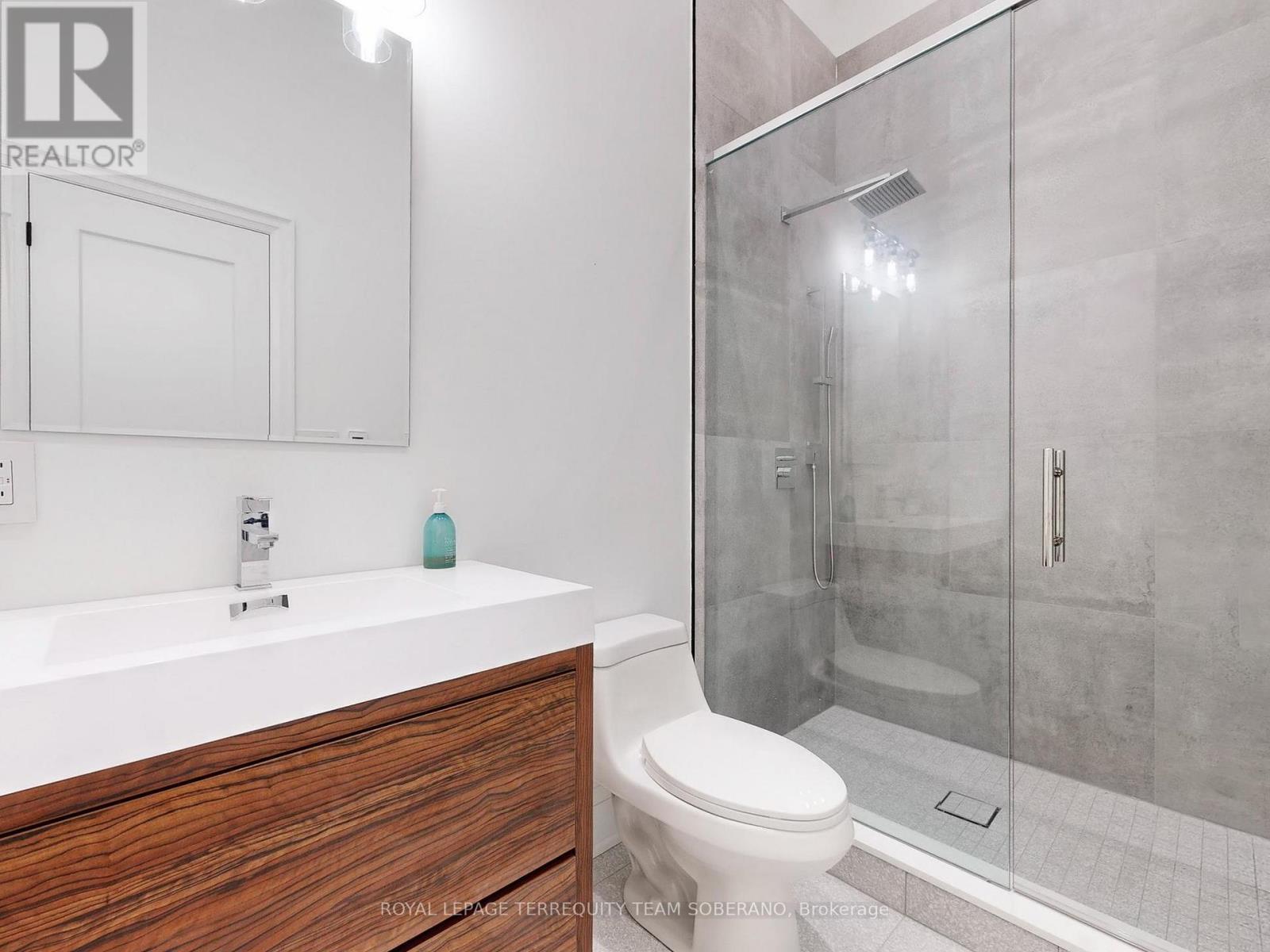 












308 RIDGEWOOD ROAD

,
Toronto,




Ontario
M1C2X2

