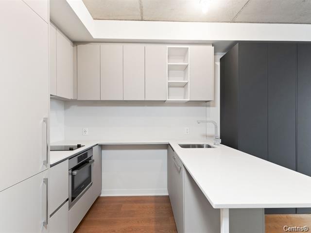 









360


Rue Mayor

, 1713,
Ville-Marie (Montréal),




QC
H3A0J4

