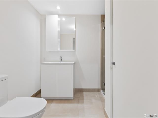 









360


Rue Mayor

, 1713,
Ville-Marie (Montréal),




QC
H3A0J4

