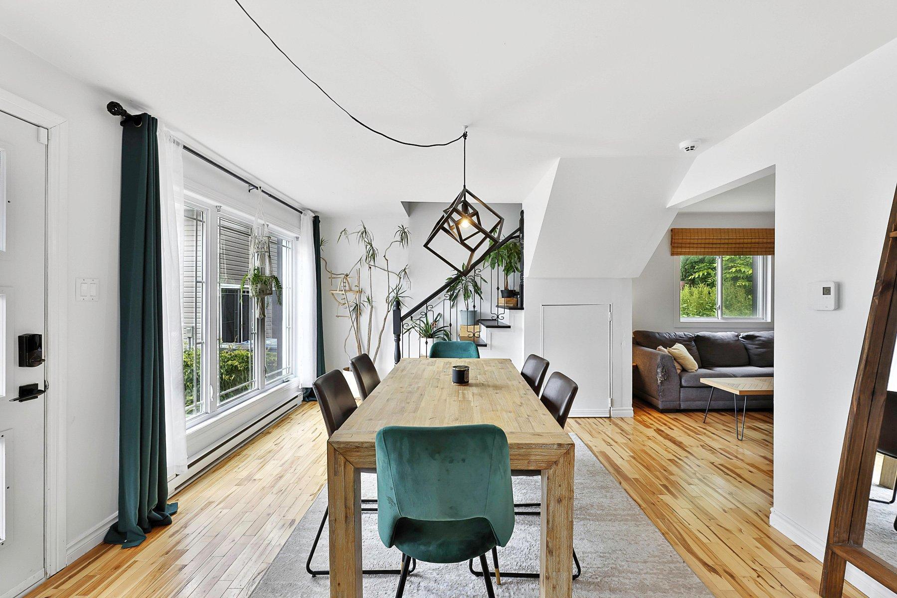 









357


Rue Latour

,
Saint-Jérôme,




QC
J7Z2H3

