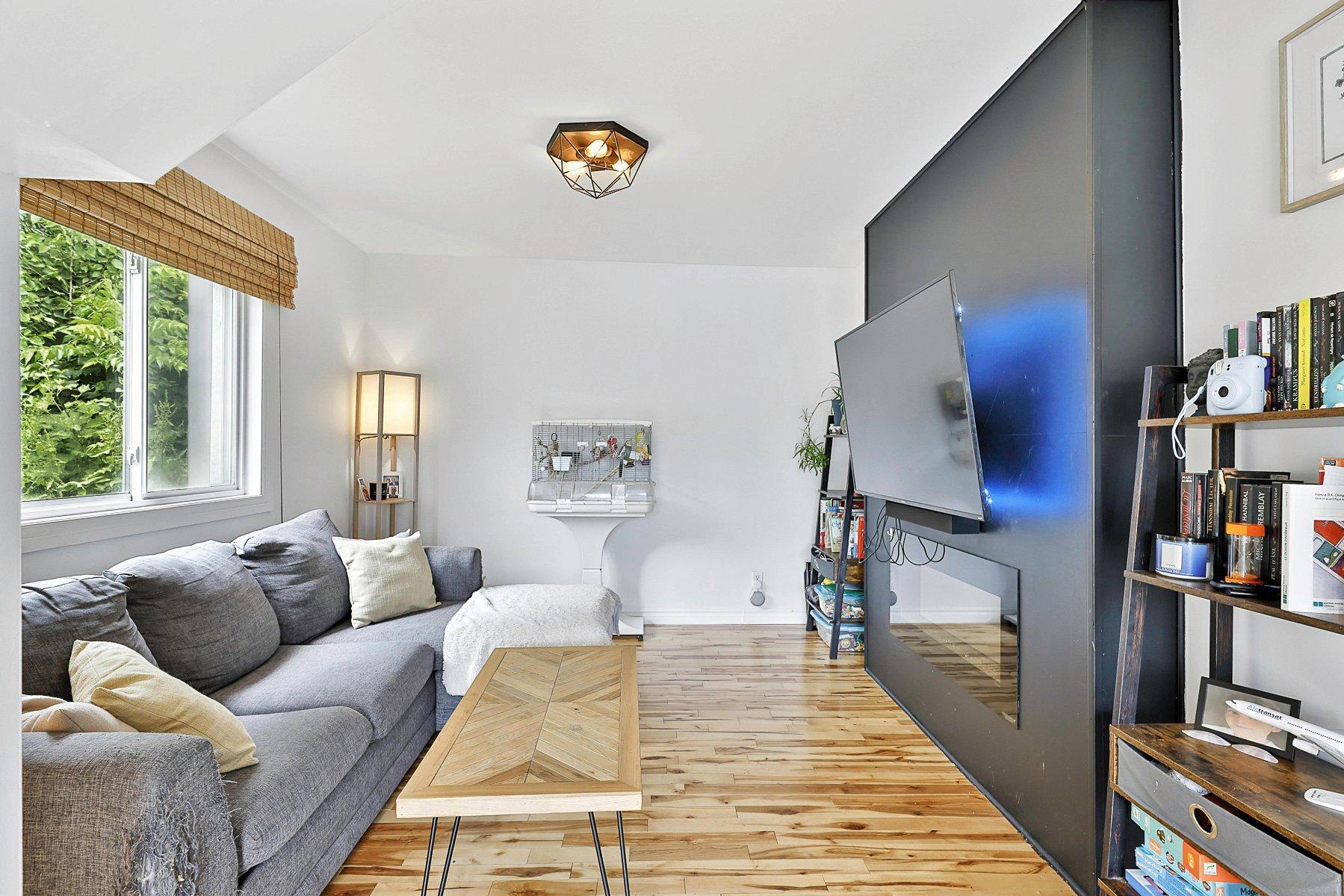 









357


Rue Latour

,
Saint-Jérôme,




QC
J7Z2H3

