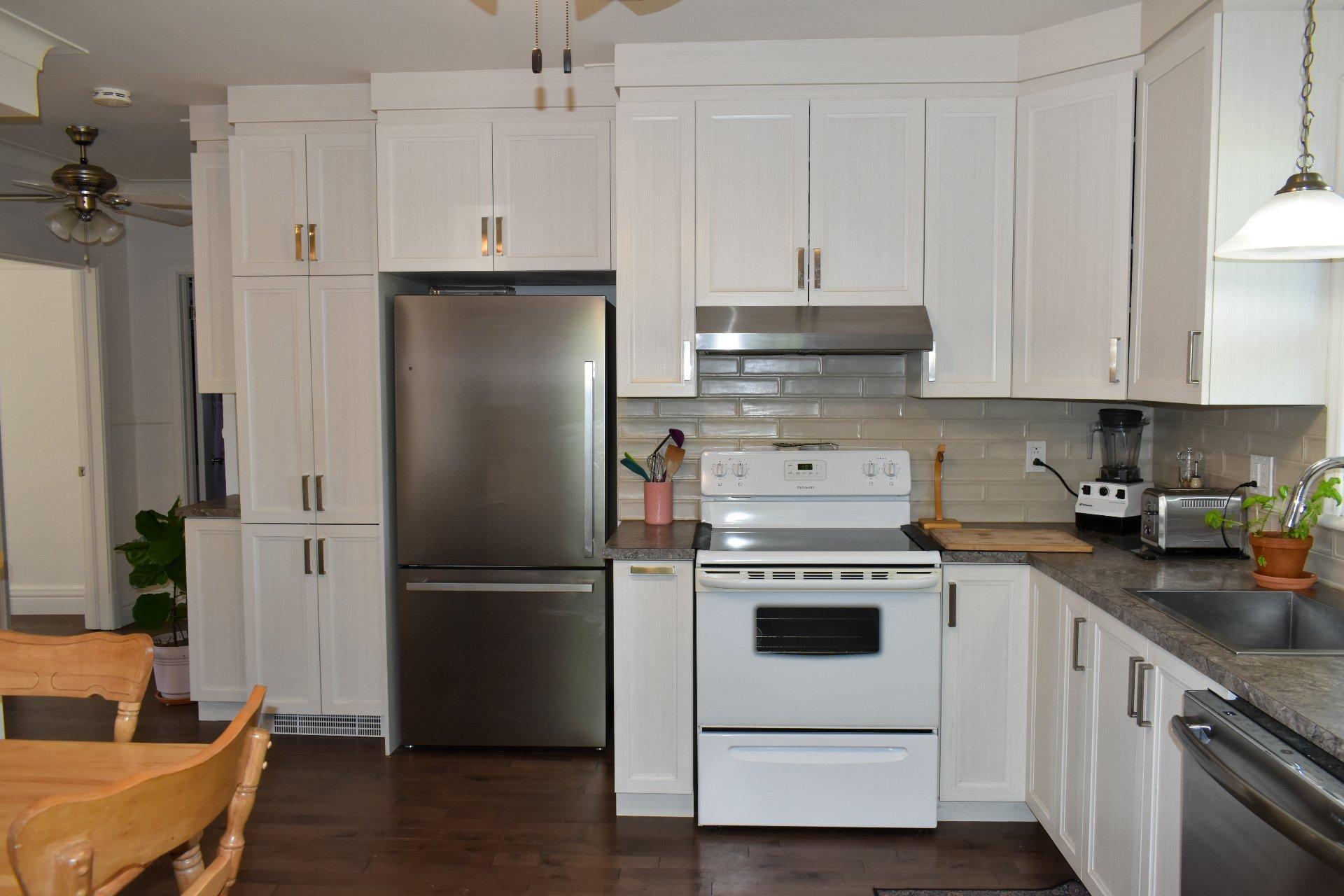 









270

 - 272


Rue Moisan

,
Drummondville,




QC
J2C1X1

