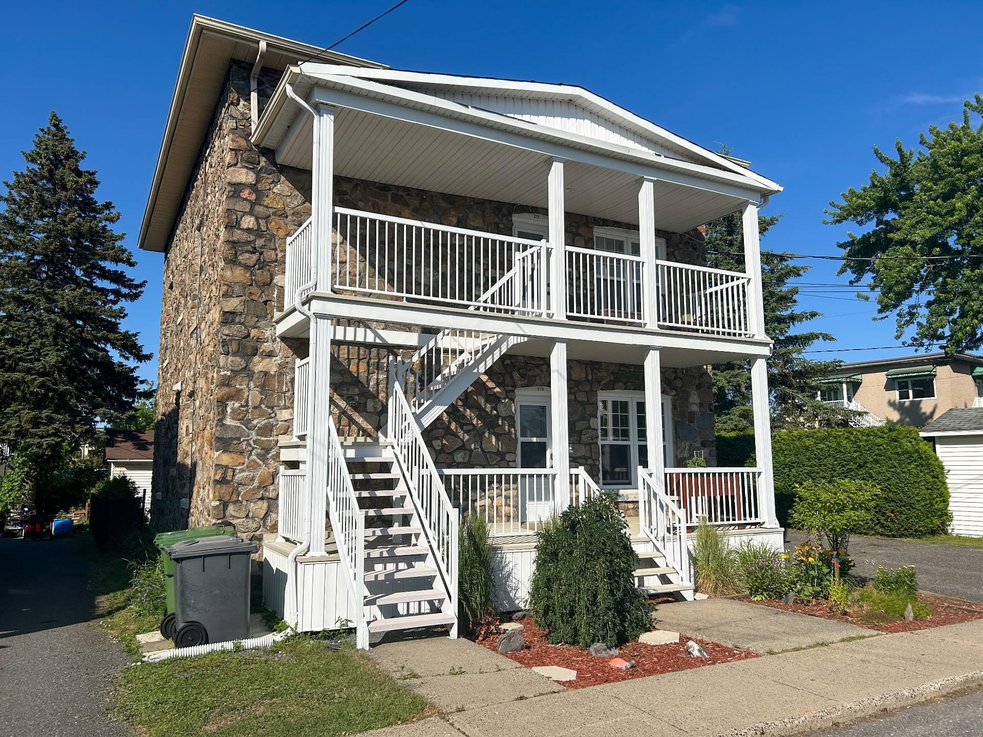 









270

 - 272


Rue Moisan

,
Drummondville,




QC
J2C1X1

