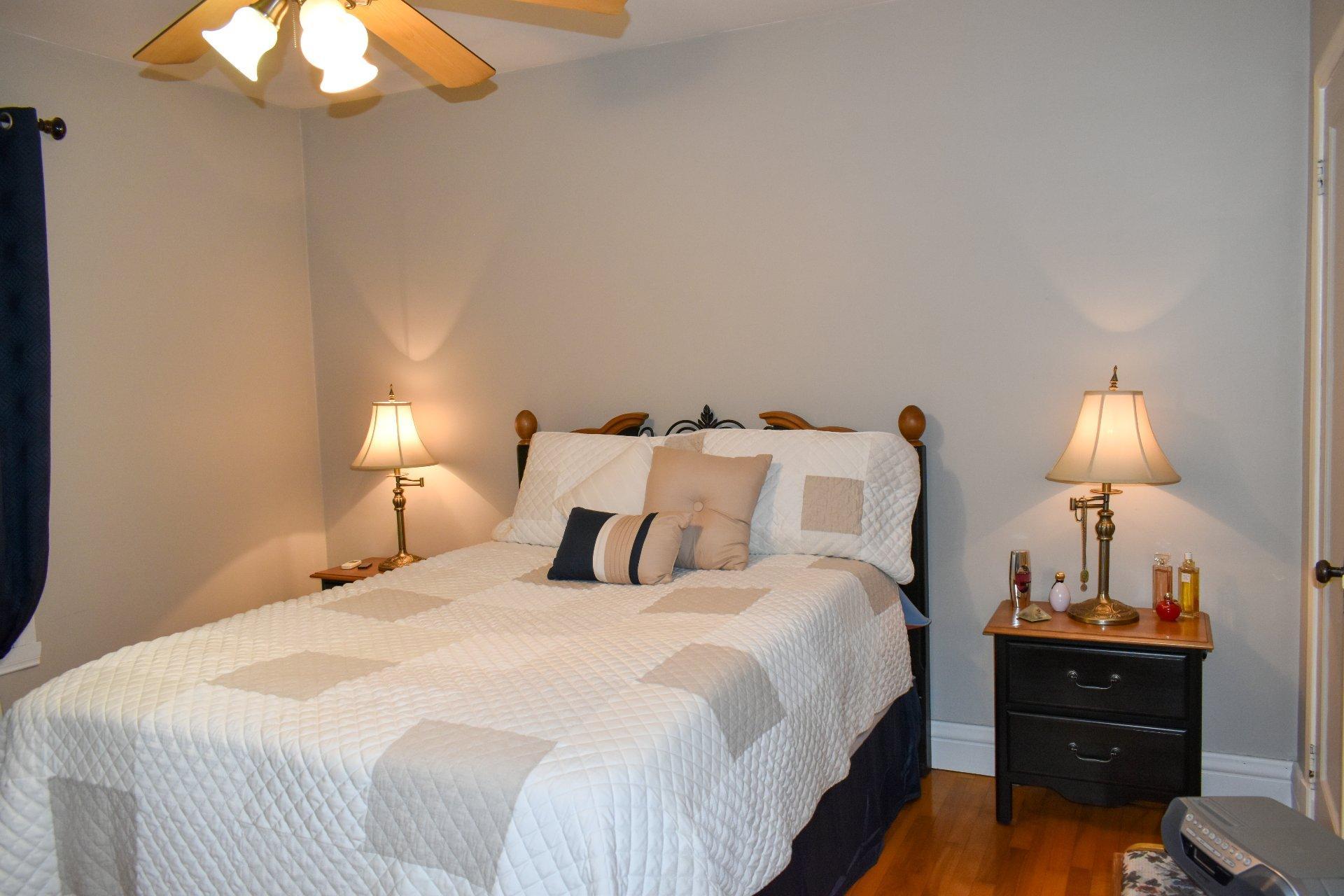 









270

 - 272


Rue Moisan

,
Drummondville,




QC
J2C1X1

