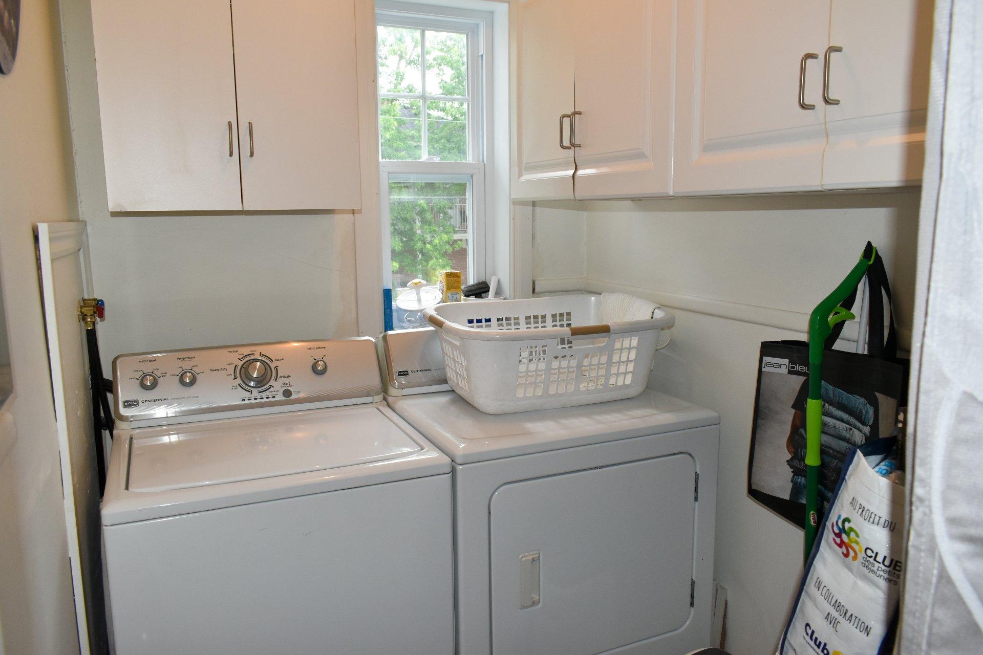 









270

 - 272


Rue Moisan

,
Drummondville,




QC
J2C1X1

