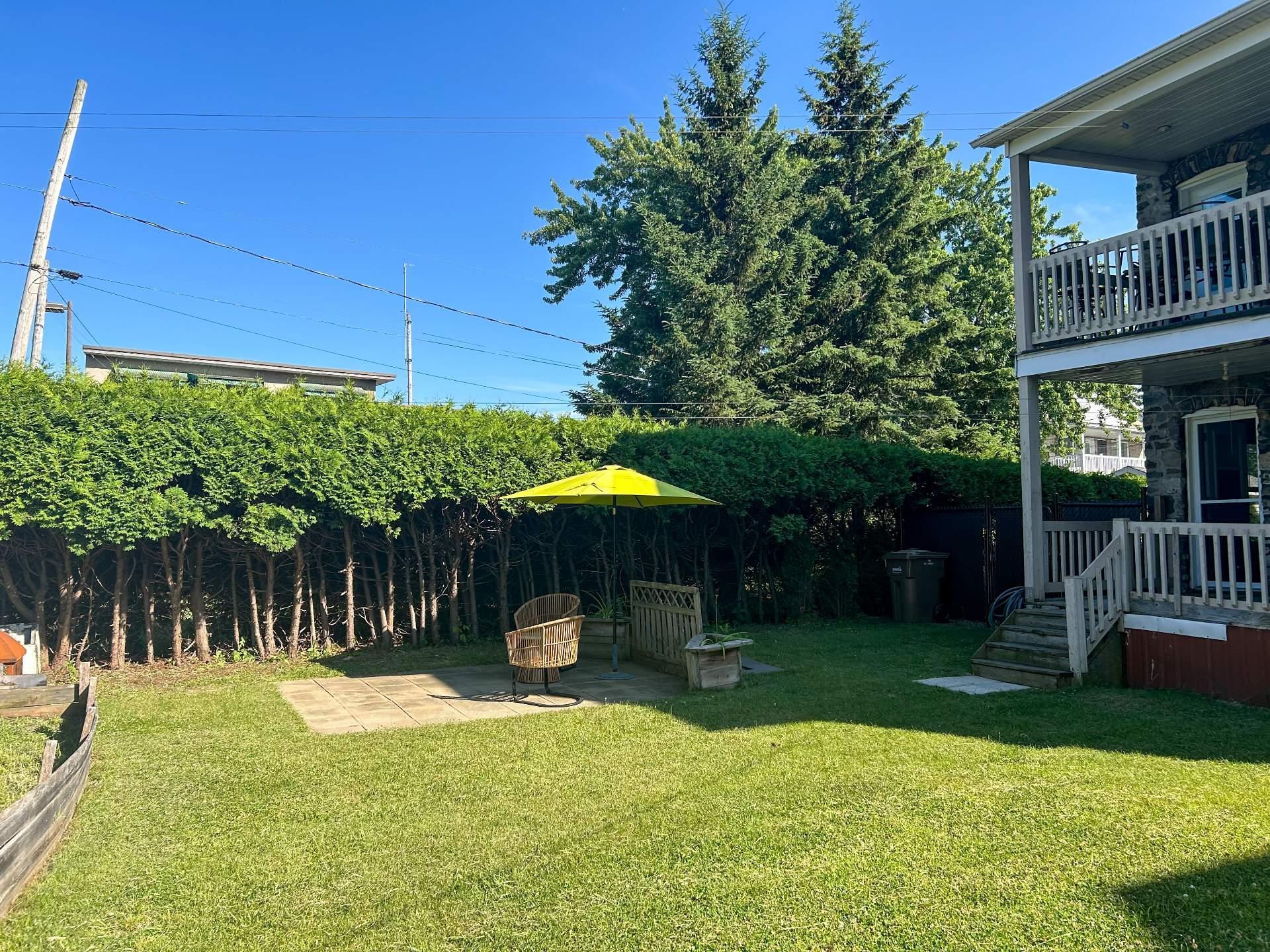 









270

 - 272


Rue Moisan

,
Drummondville,




QC
J2C1X1


