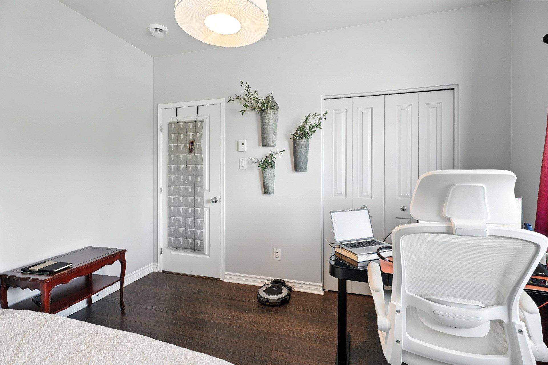 









20


Rue de Munich

, 10,
Gatineau (Aylmer),




QC
J9J1N3


