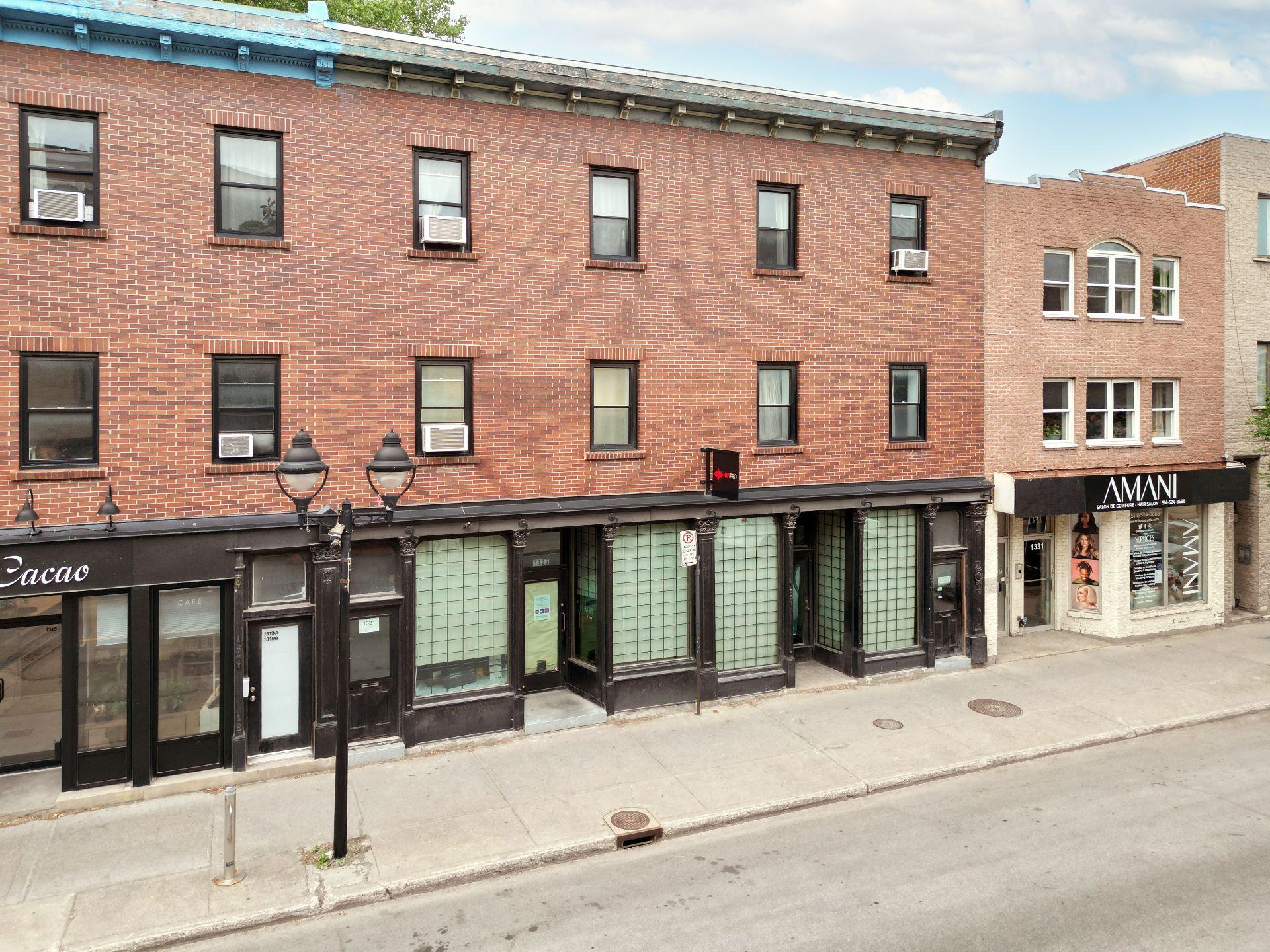 









1321

 - 1327


Rue Ontario E.

,
Montréal (Ville-Marie),




QC
H2L1R8

