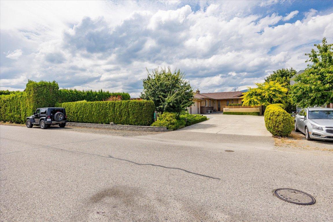 









1670


Pritchard

Drive,
West Kelowna,




BC
V4T 1X5

