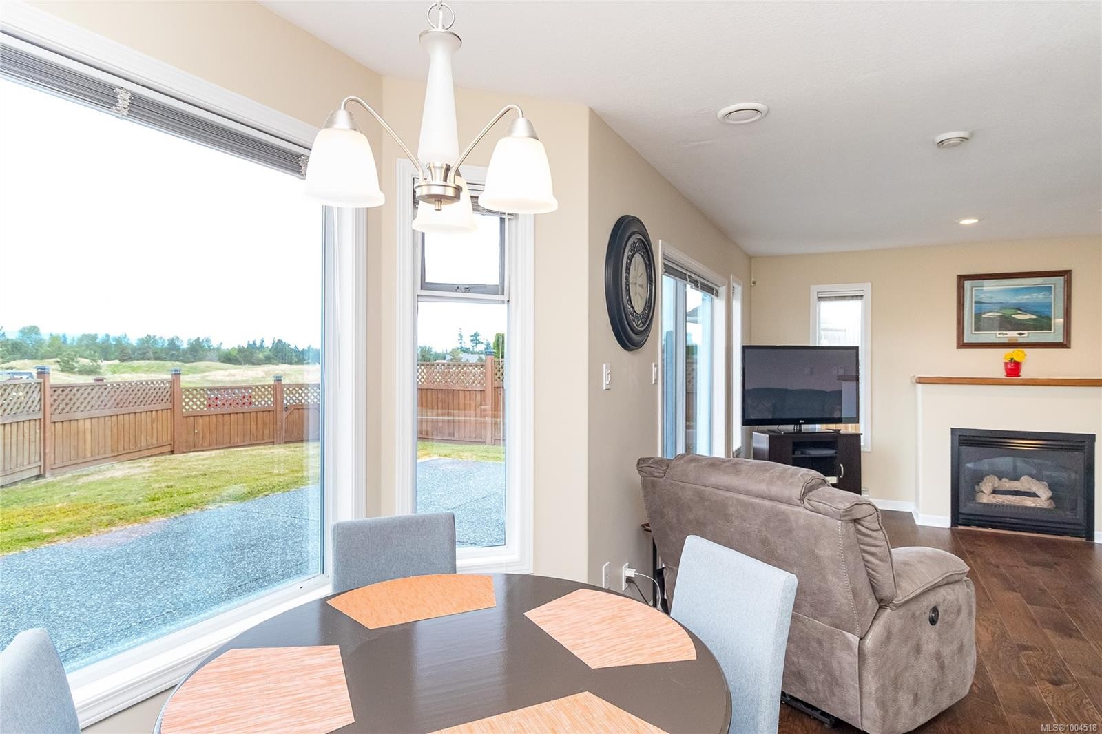 









639


Eagle Tree

Close,
Parksville,




BC
V9P 2N9

