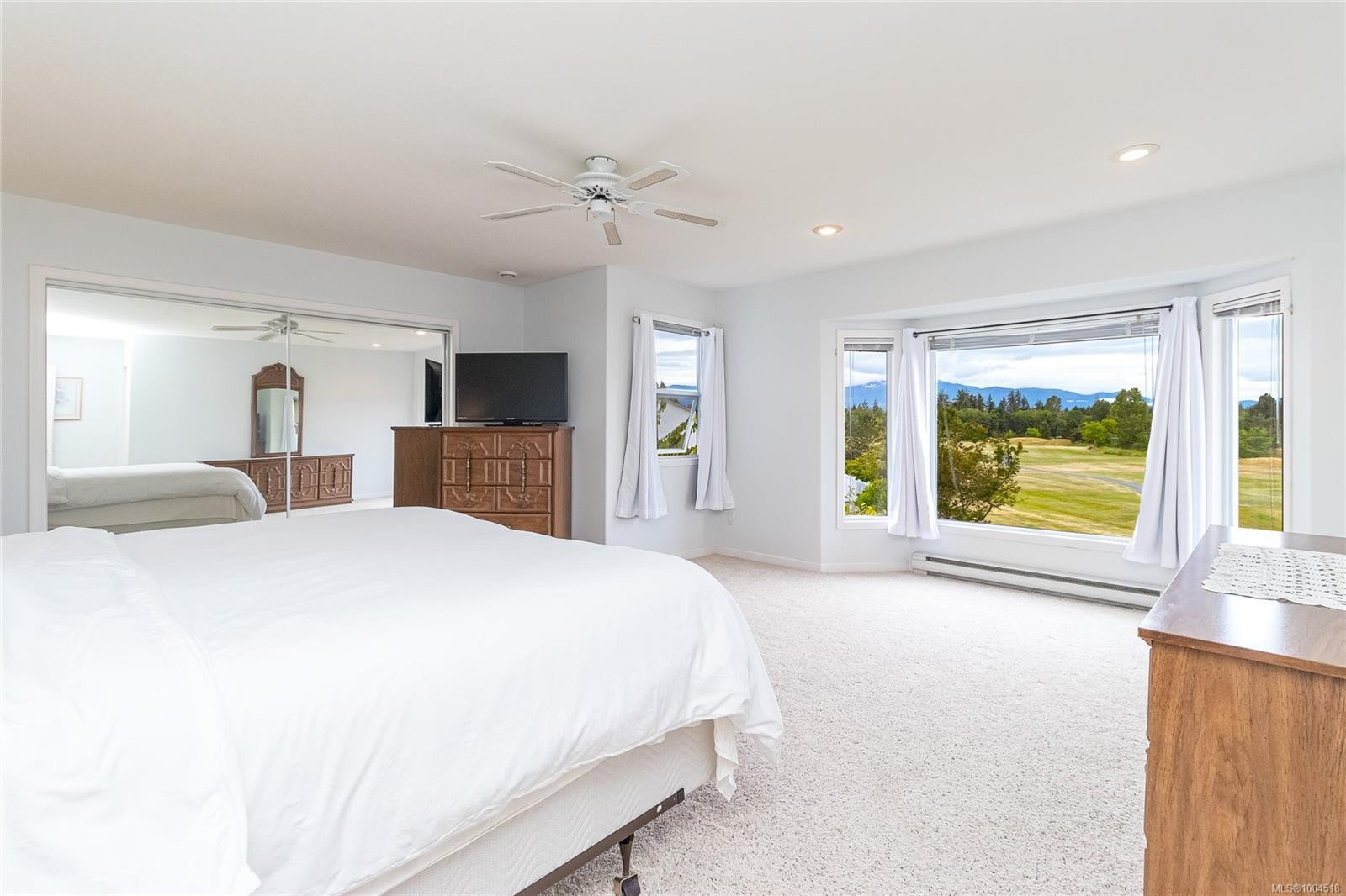 









639


Eagle Tree

Close,
Parksville,




BC
V9P 2N9

